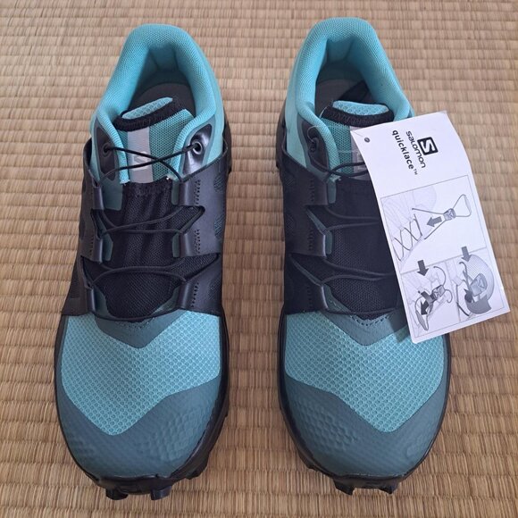 NWT Women's Salomon Trail Running Shoe - Picture 1 of 3